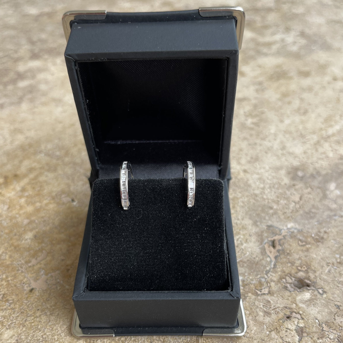 18CT White Gold Diamond Earrings