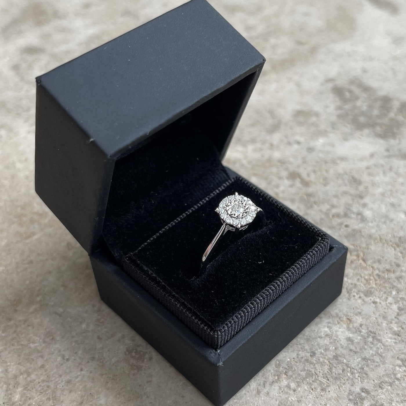 18CT White Gold Diamond Ring