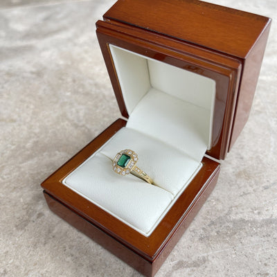 18CT Yellow Gold Colombian Emerald and Diamond Ring