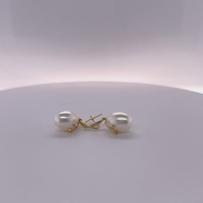 18CT Yellow Gold Pearl and Diamond Earrings